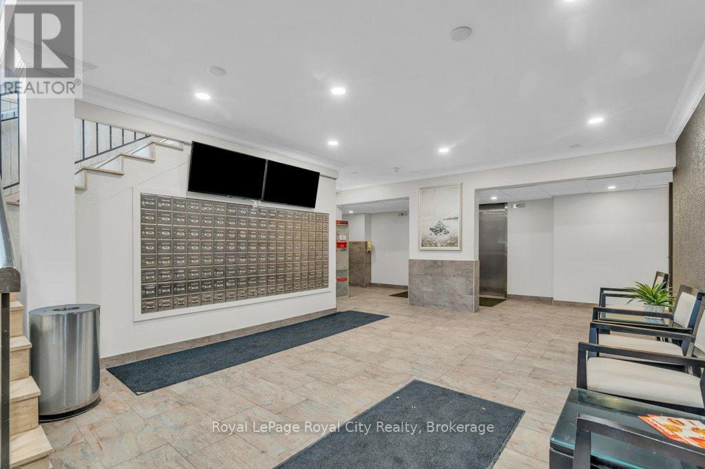 614 - 19 WOODLAWN ROAD E