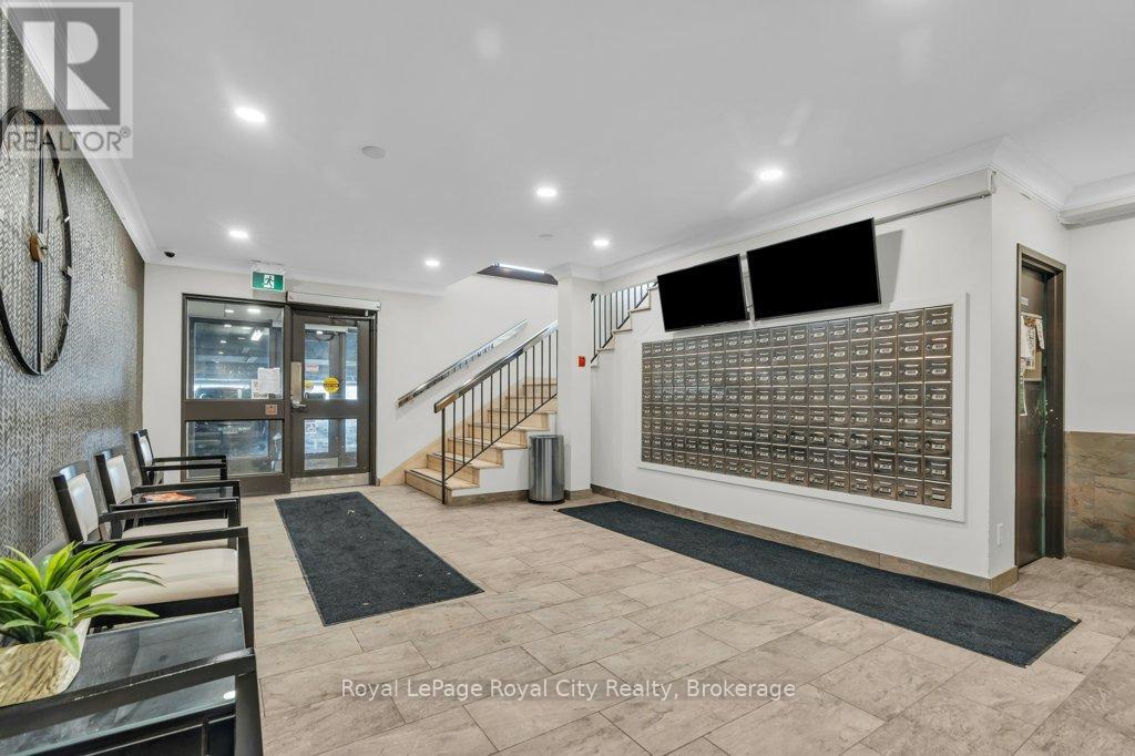 614 - 19 WOODLAWN ROAD E