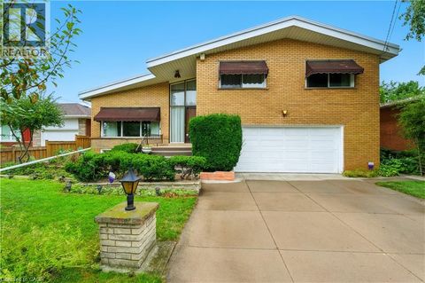16 SOUTHILL Drive Hamilton ON L9A3K5