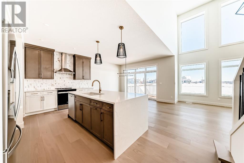 80 Legacy Woods Crescent SE