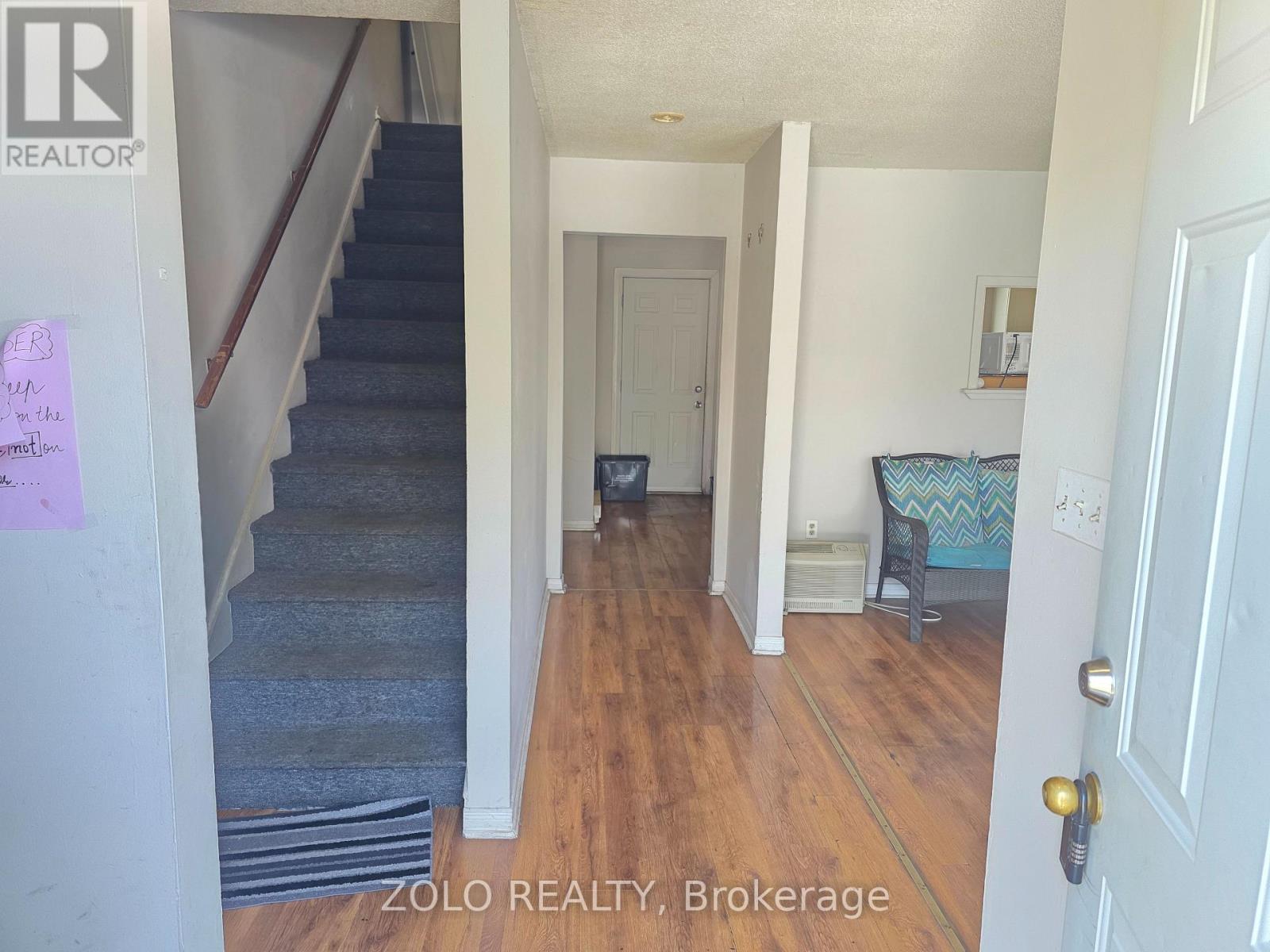 35 - 90 ROSEMUND CRESCENT