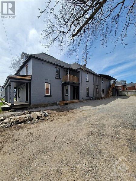 19 LAKE AVENUE W