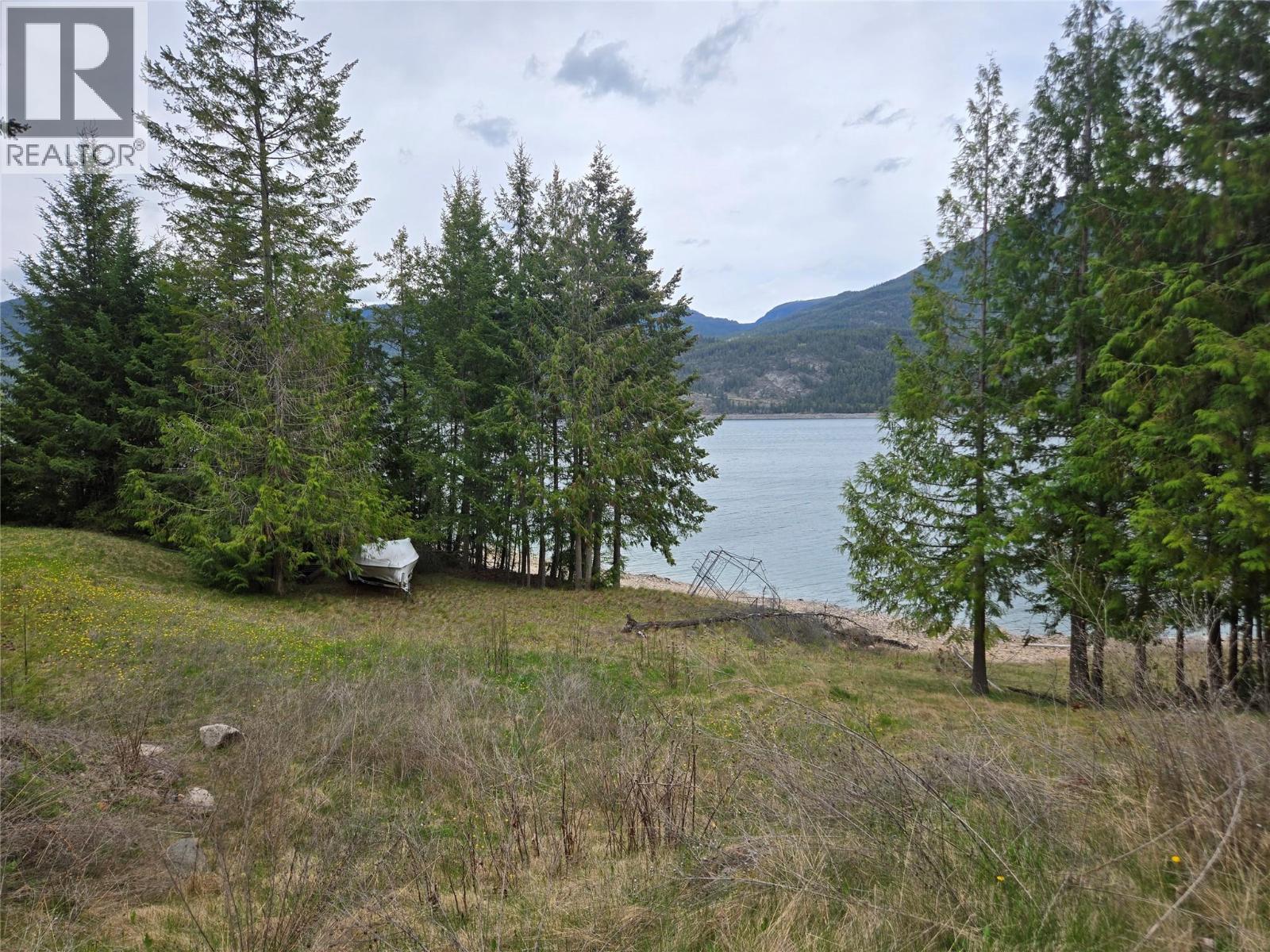 180 Lower Arrow Lake