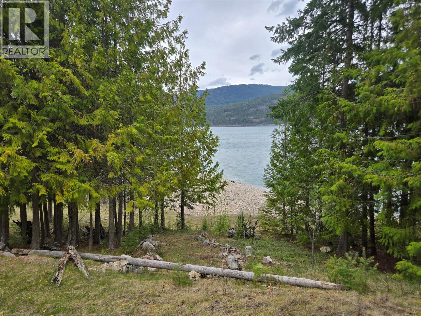 180 Lower Arrow Lake