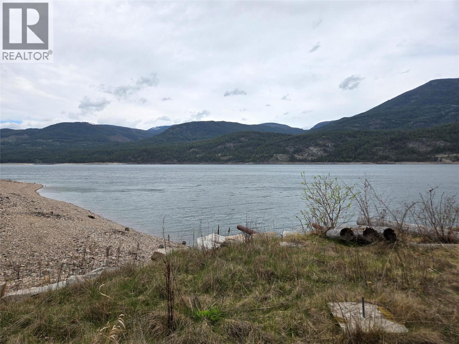 180 Lower Arrow Lake