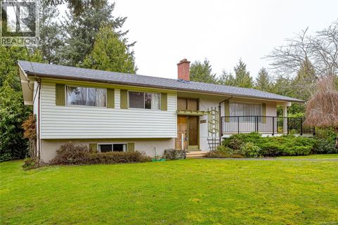 4108 Torquay Dr Saanich BC V8N3K9