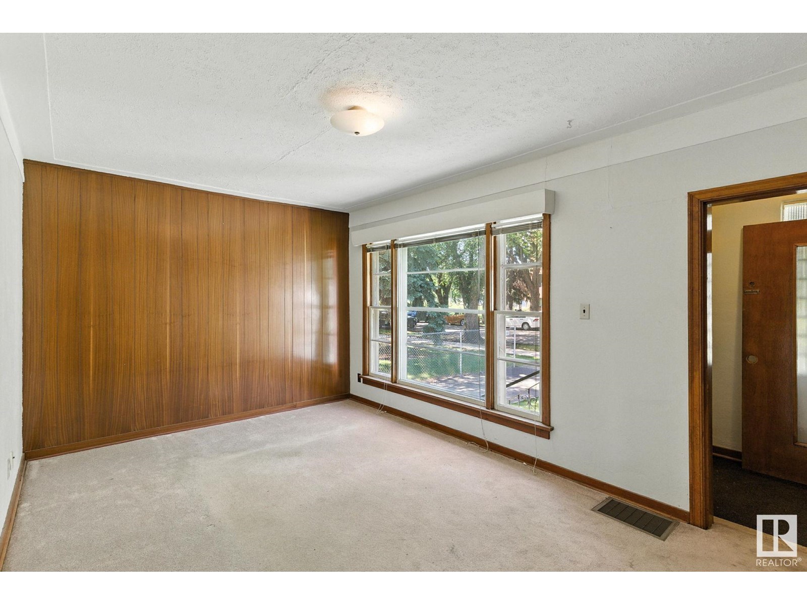 11029 107 ST NW