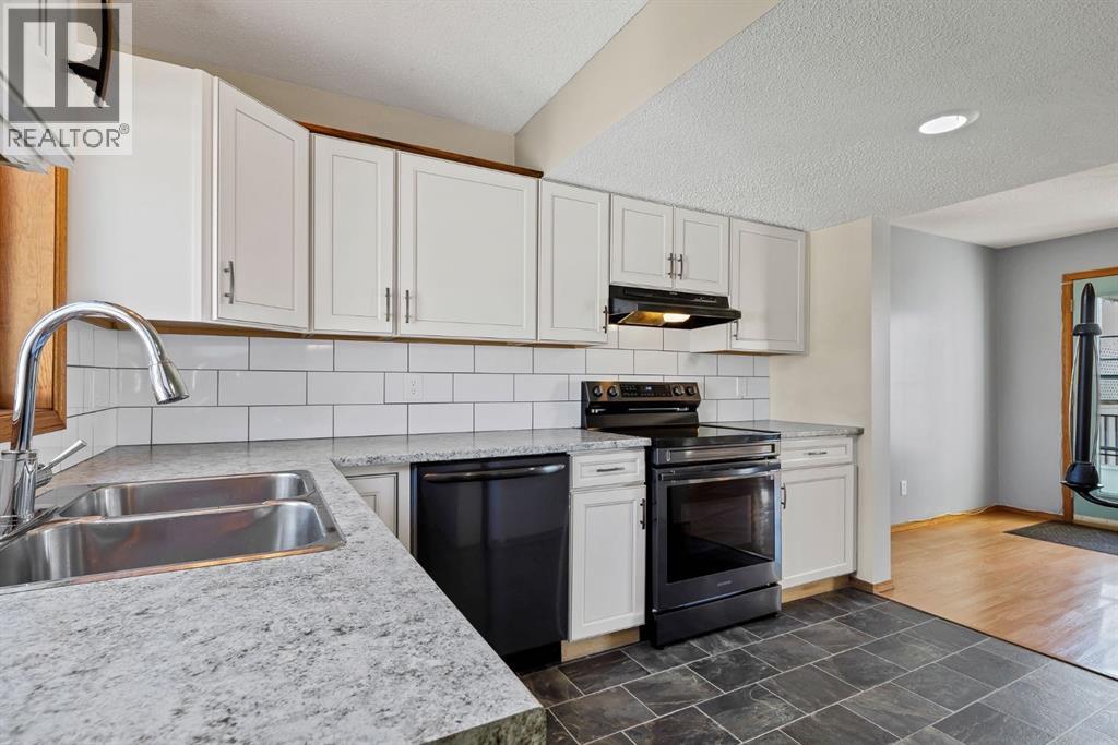 98 Everglade Drive SE