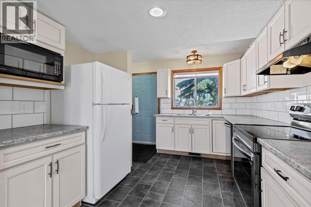 98 Everglade Drive SE