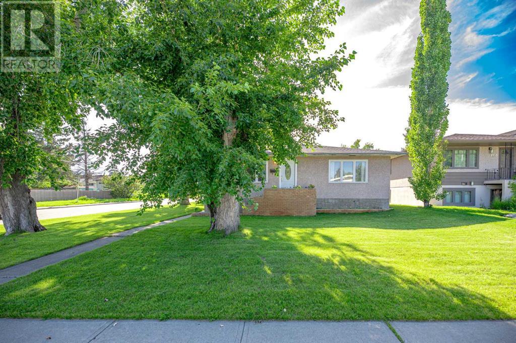 1141 43 Street SW