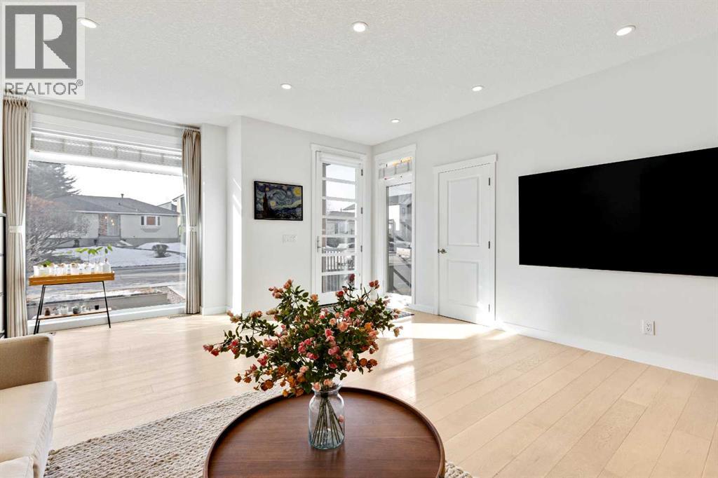 2728 Cochrane Road NW
