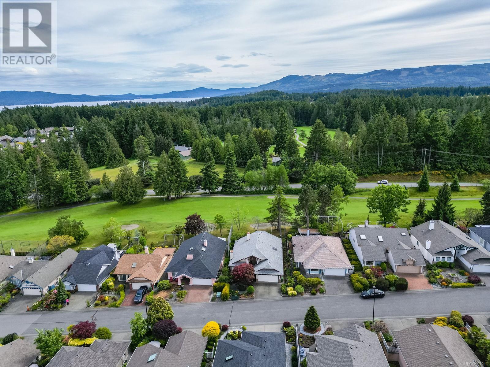 809 Country Club Dr
