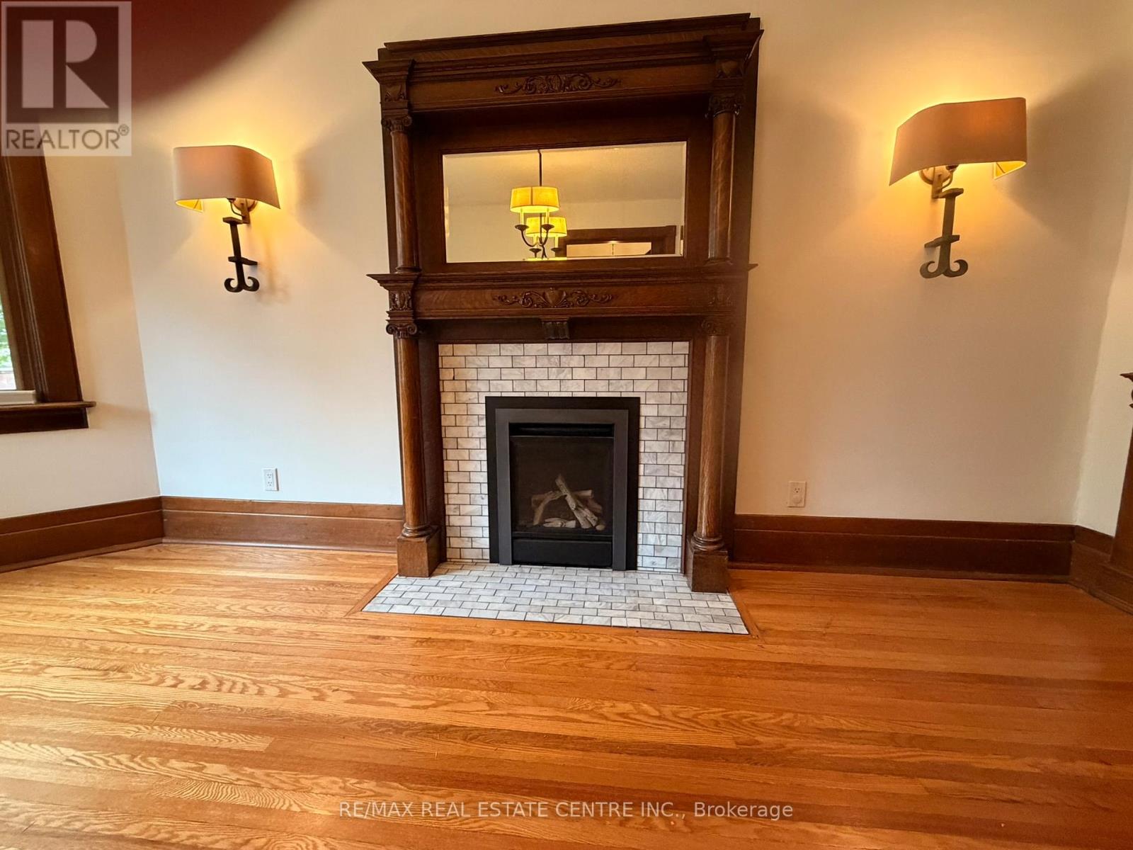 350 QUEEN STREET S