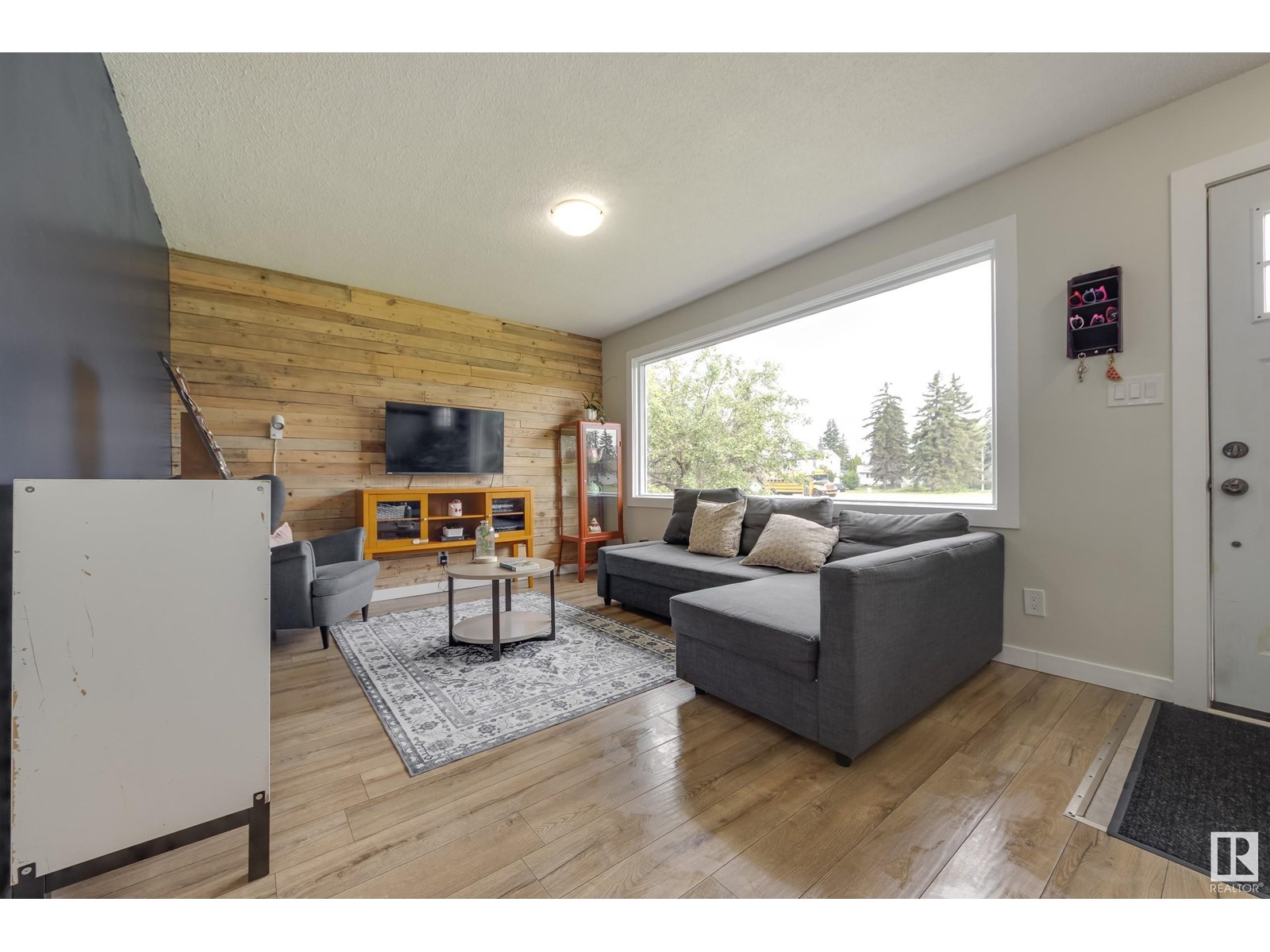 13503 132 AV NW