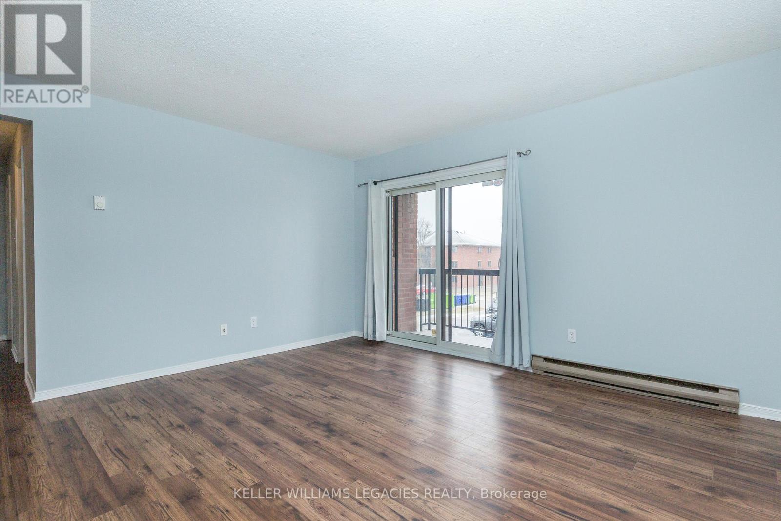 D6 - 163 EDGEHILL DRIVE