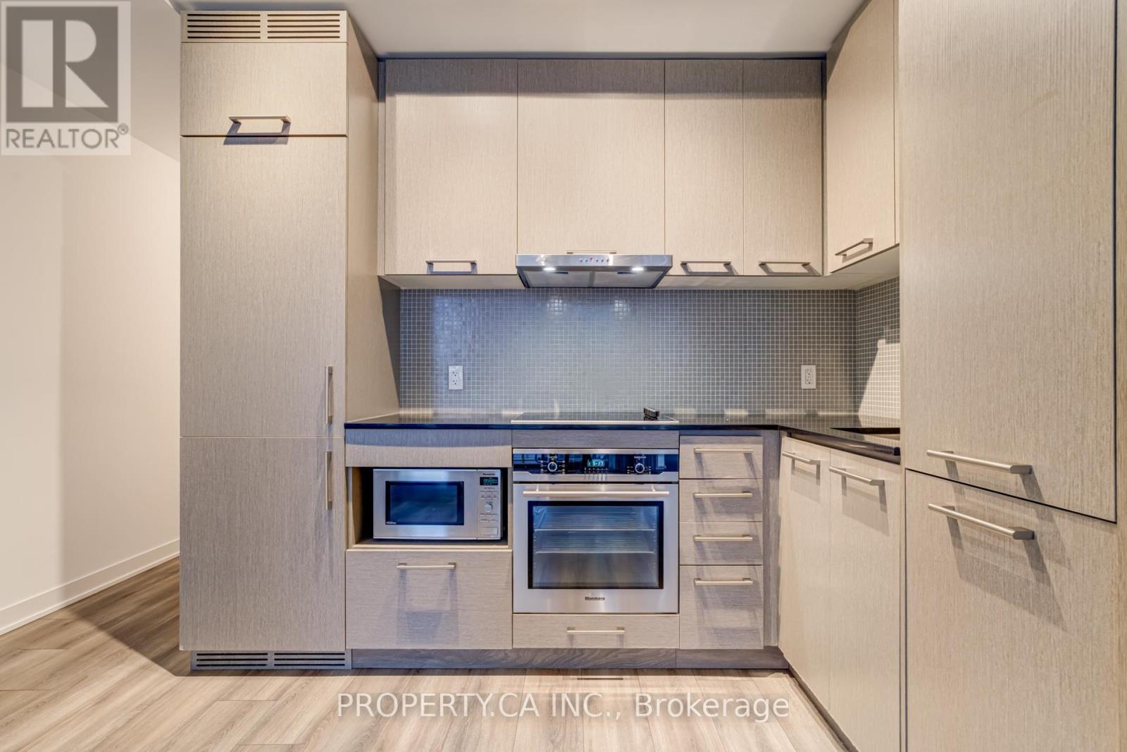 1713 - 87 PETER STREET