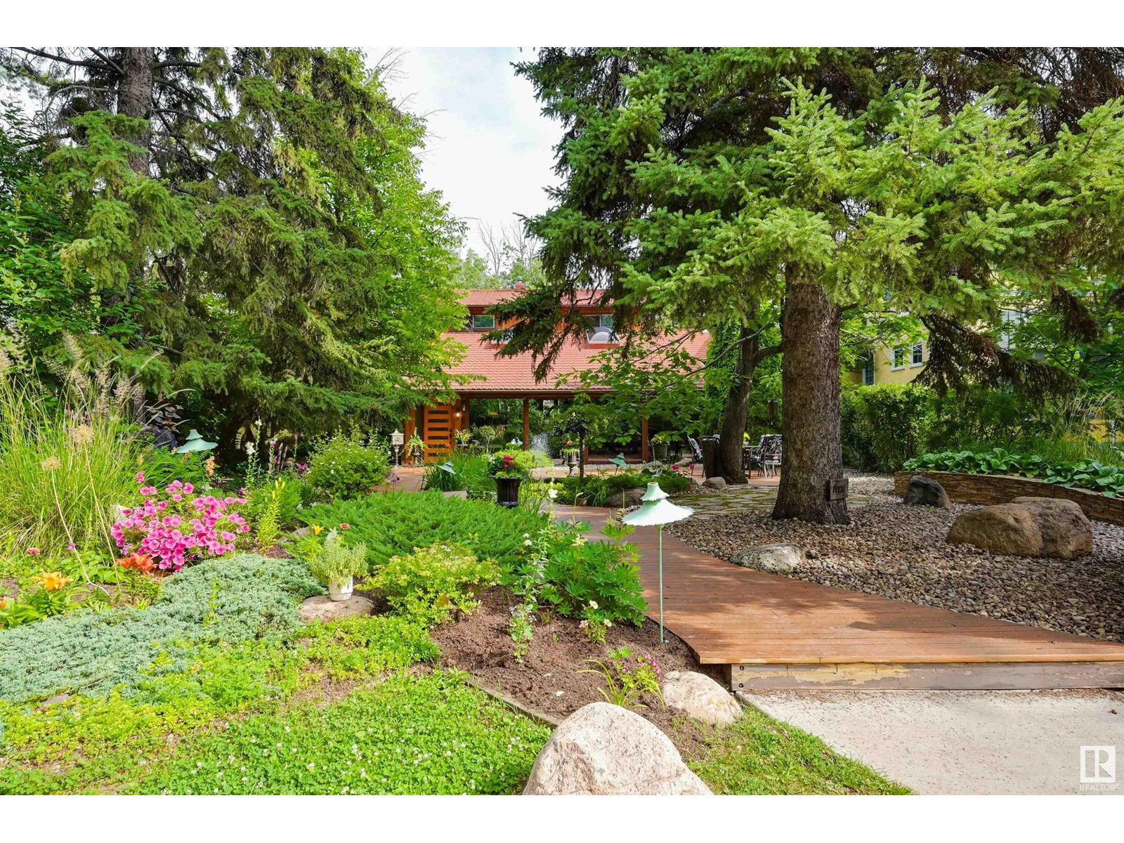 14228 RAVINE DR NW