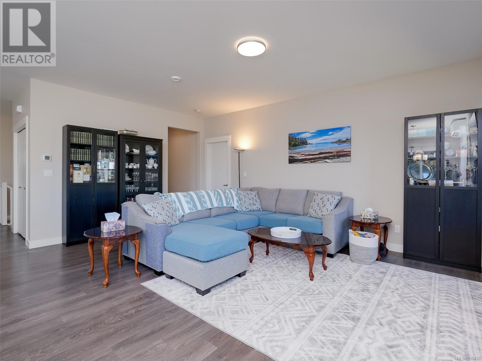 9 Pitt Pl