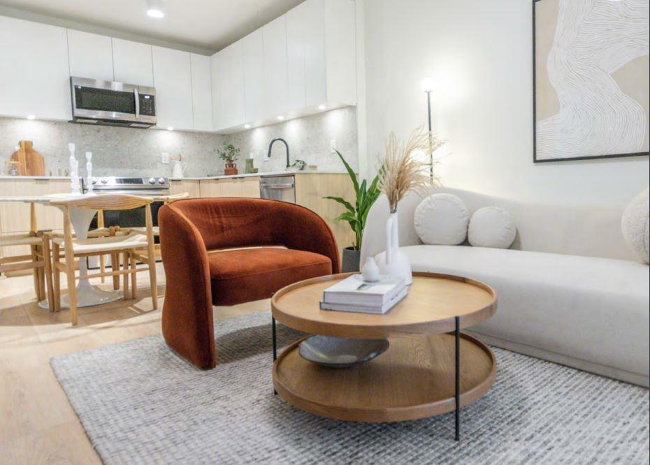 233 20769 FRASER HIGHWAY