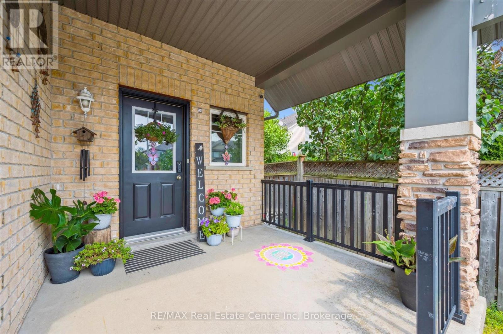 24 WILKIE CRESCENT