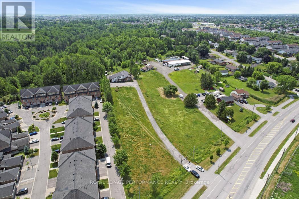 1016 OLD MONTREAL ROAD