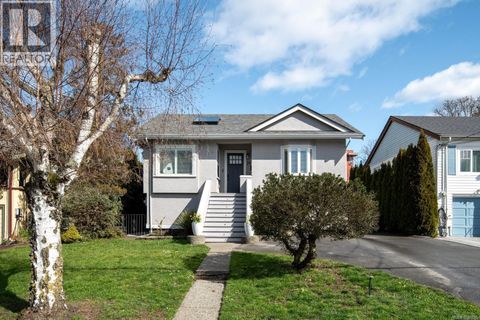 24 Lotus St Victoria BC V9A1P4