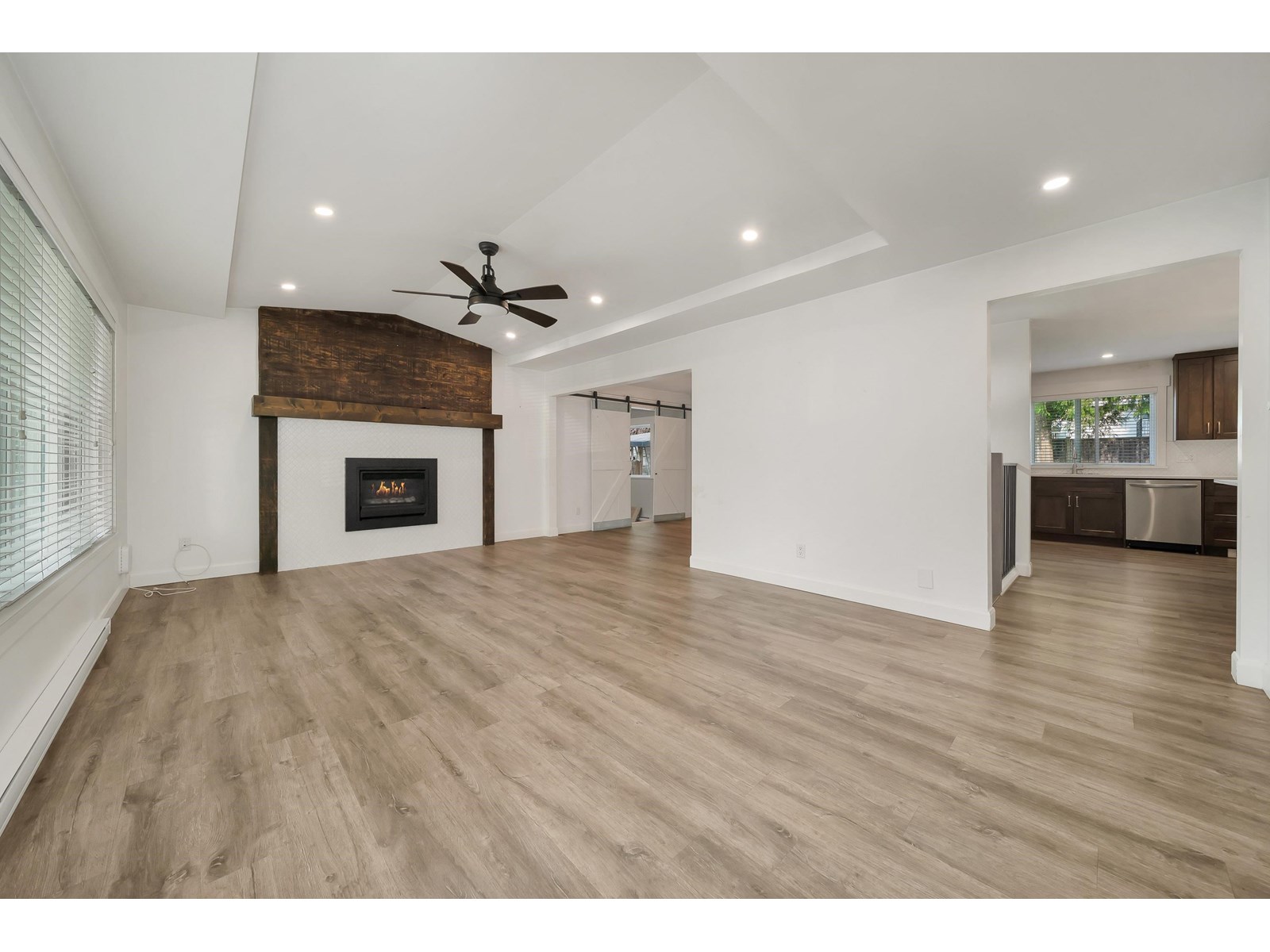 2152 MAYWOOD COURT