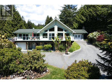2556 LOWER ROAD Roberts Creek BC V0N2W4