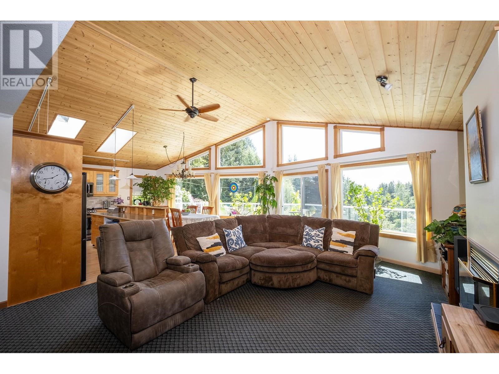 2556 LOWER ROAD