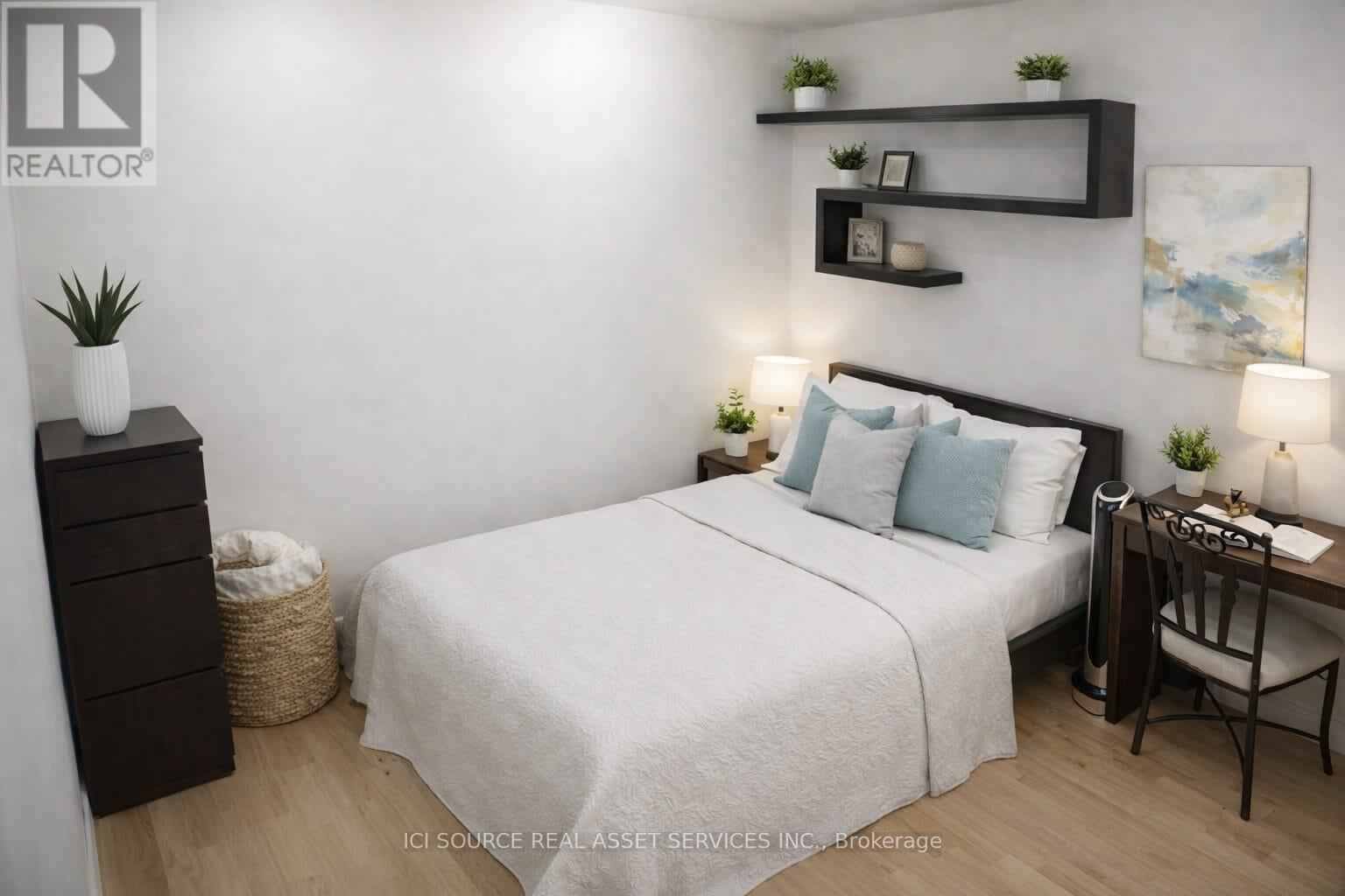 806 - 75 DALHOUSIE STREET