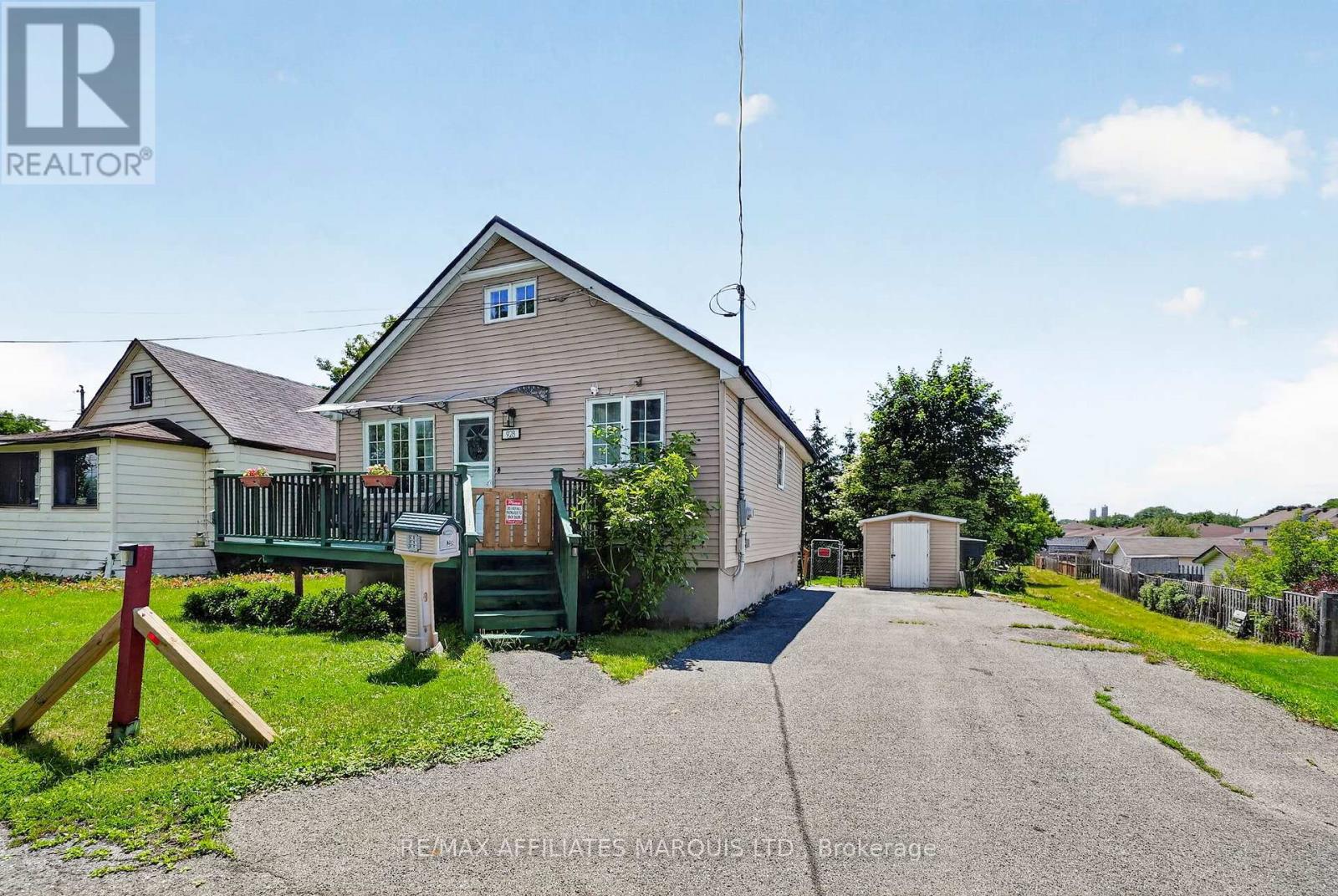 Photo 1 of 30 — 928 PACIFIC LANE, Cornwall, ON K6H3Y9