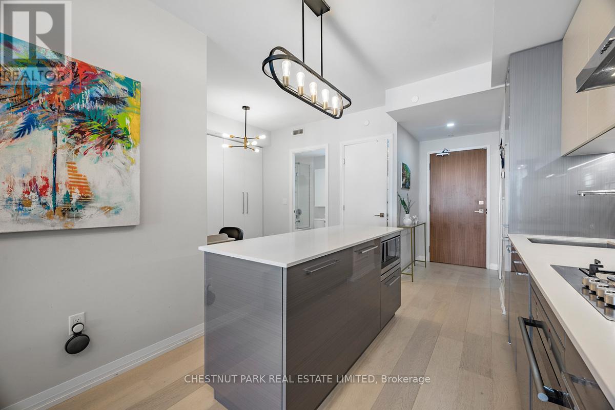 304 - 835 ST. CLAIR AVENUE W