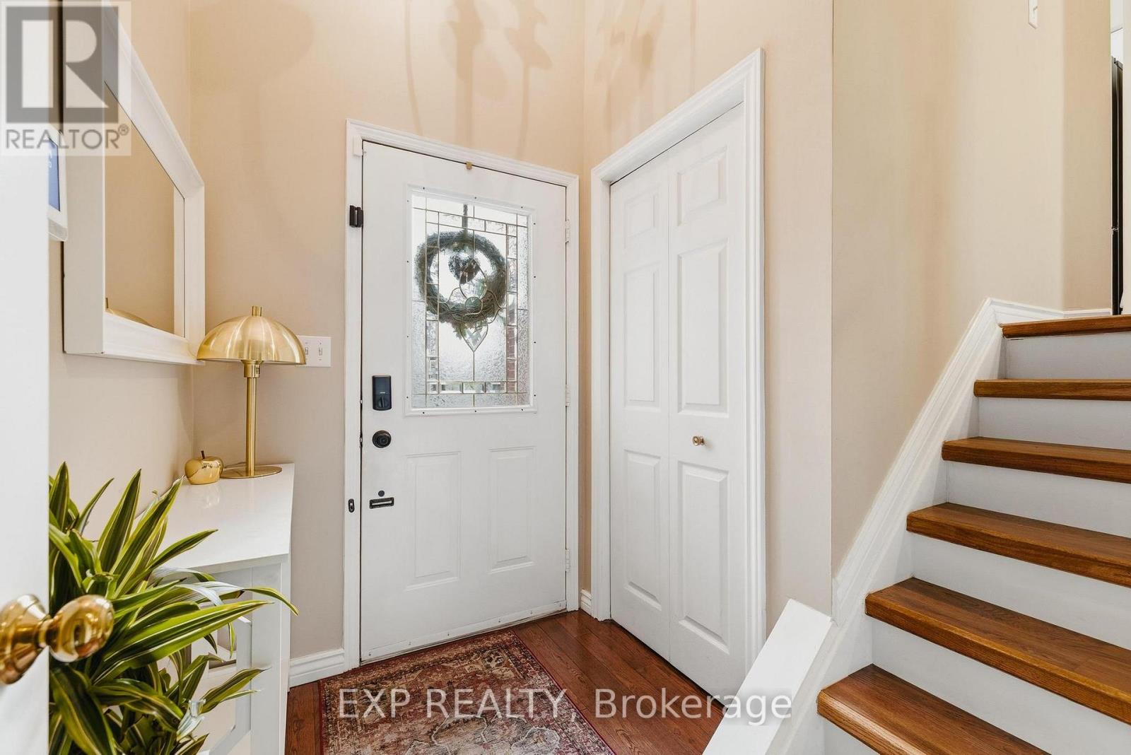 31 - 245 BISHOP STREET S