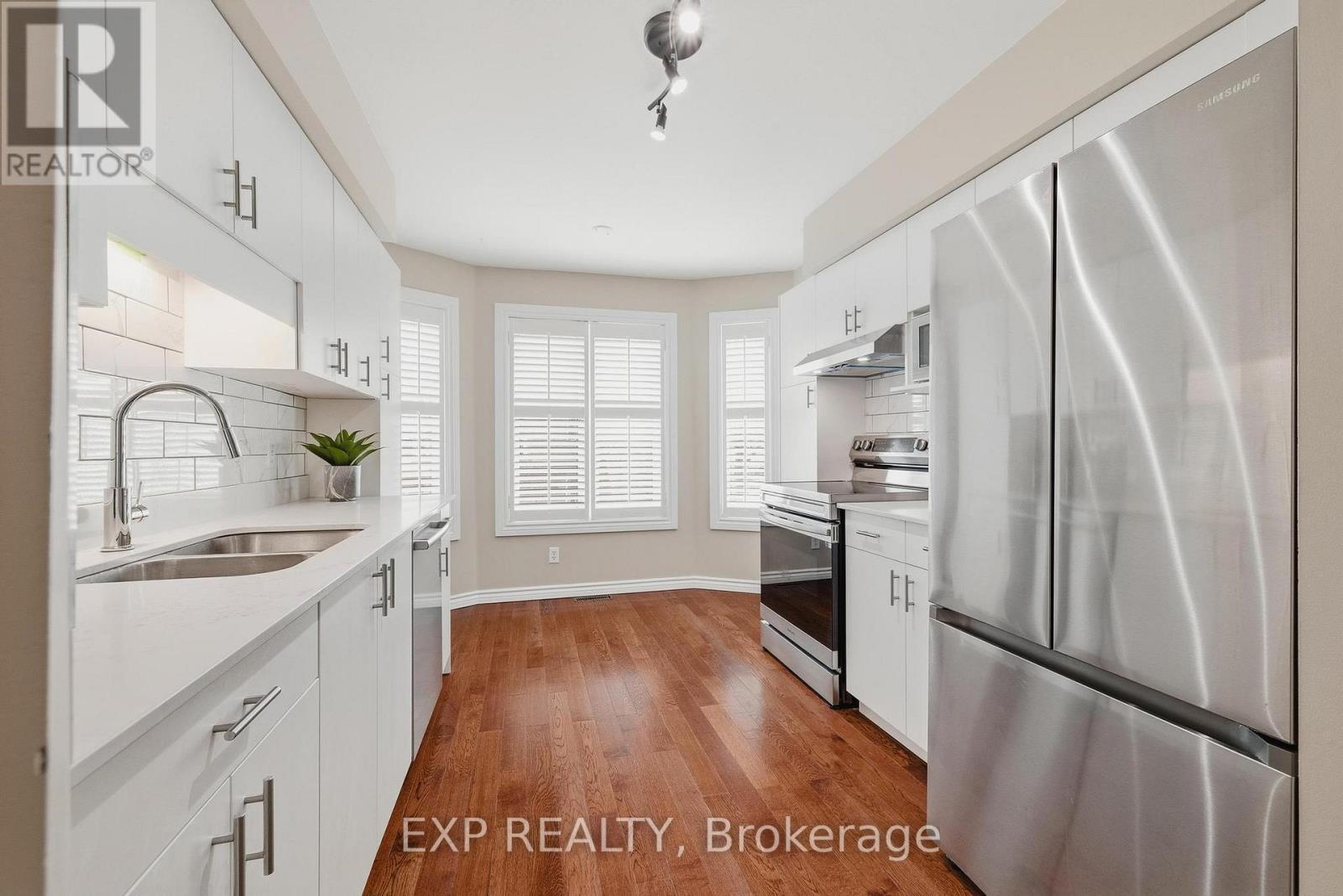 31 - 245 BISHOP STREET S