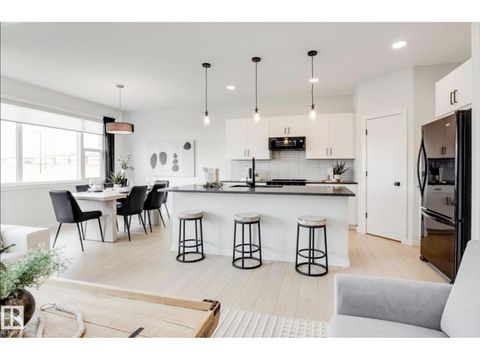 6923 51 AV Beaumont AB T4X3E4