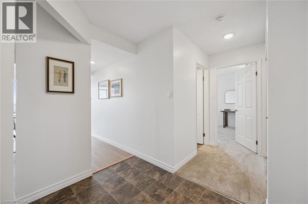 1414 E KING Street E Unit# 907