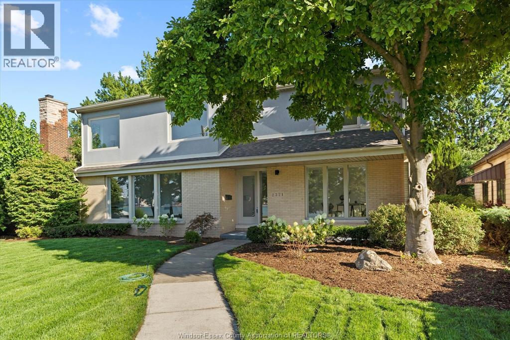 2371 RIVERSIDE DRIVE West