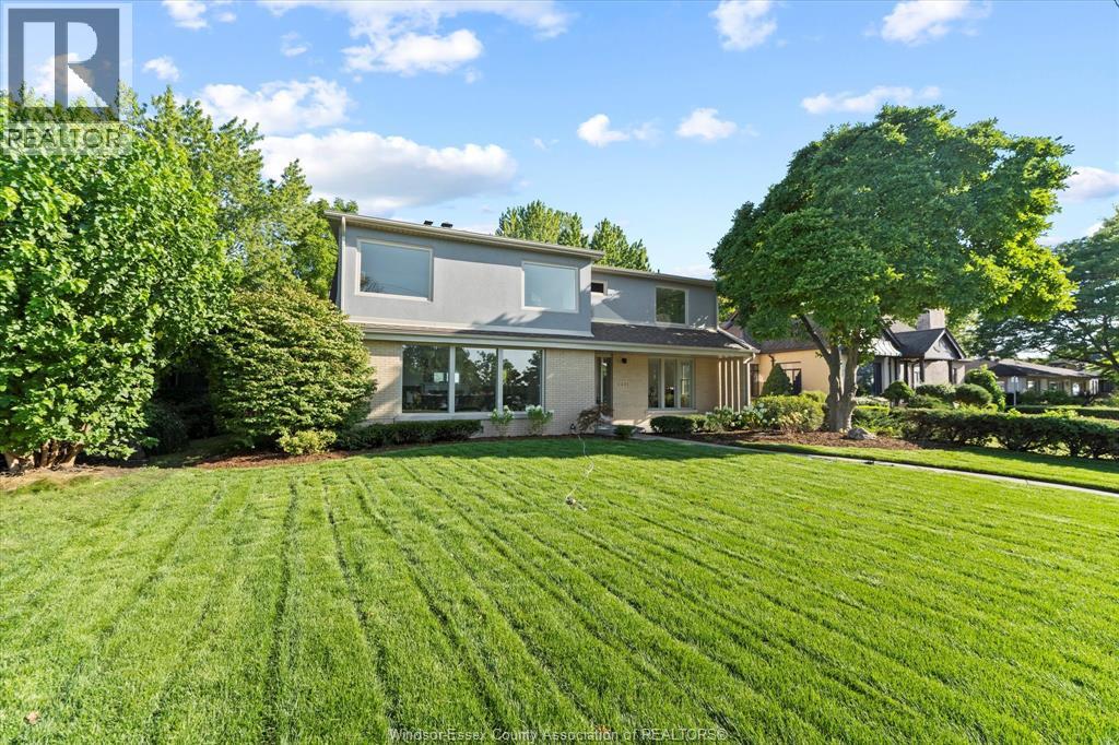 2371 RIVERSIDE DRIVE West