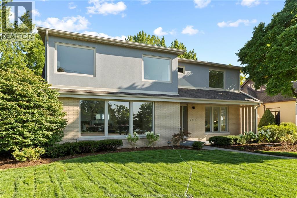 2371 RIVERSIDE DRIVE West