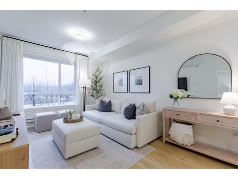 214 19935 75A AVENUE Langley BC V2Y4L6