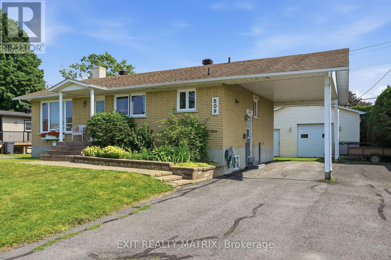 Photo 1 of 41 — 509 GHISLAIN STREET, Hawkesbury, ON K6A2X7