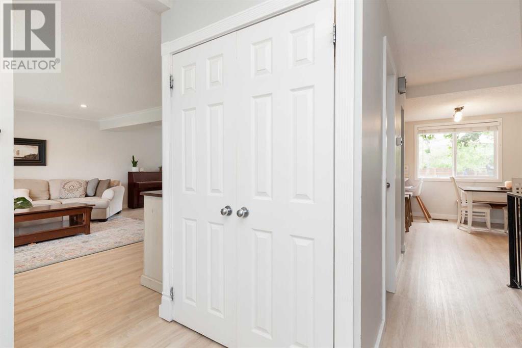 115 Lemoyne Crescent W