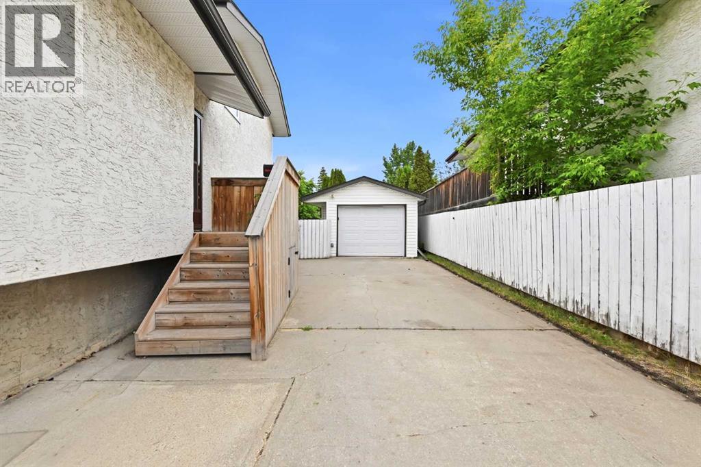 10 Opal Close