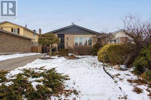 Property photo of 72 athenia drive, hamilton (stoney creek mountain), ON l8j1s8