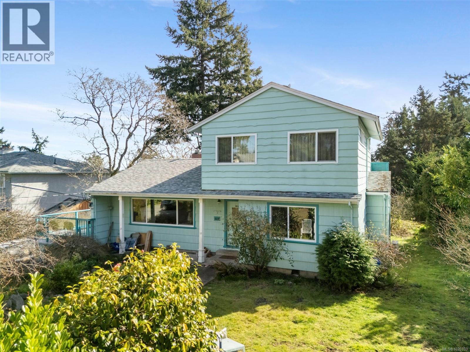227 Suzanne Pl
