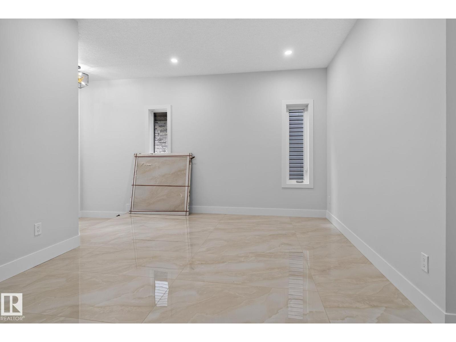 213 FRASER WY NW
