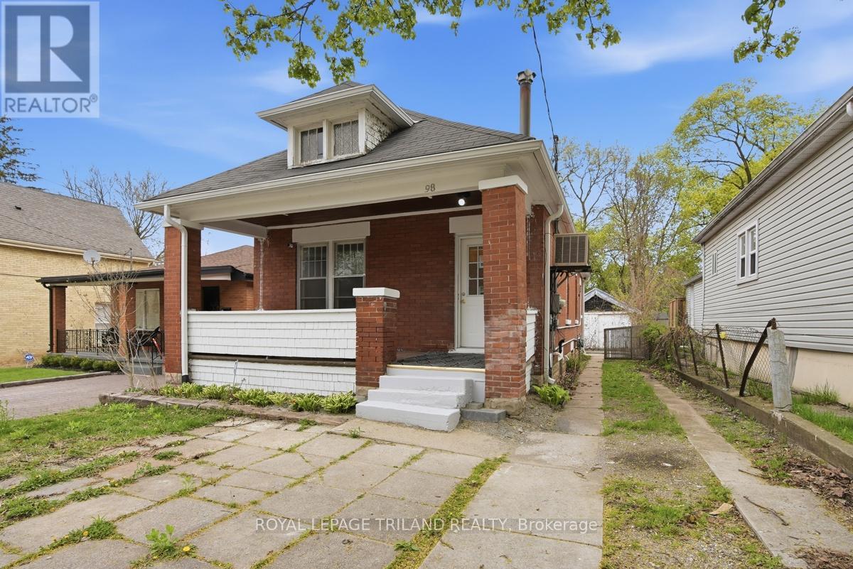 Photo 1 of 39 — 98 CARTWRIGHT STREET, London East (East F), ON N6B2W7