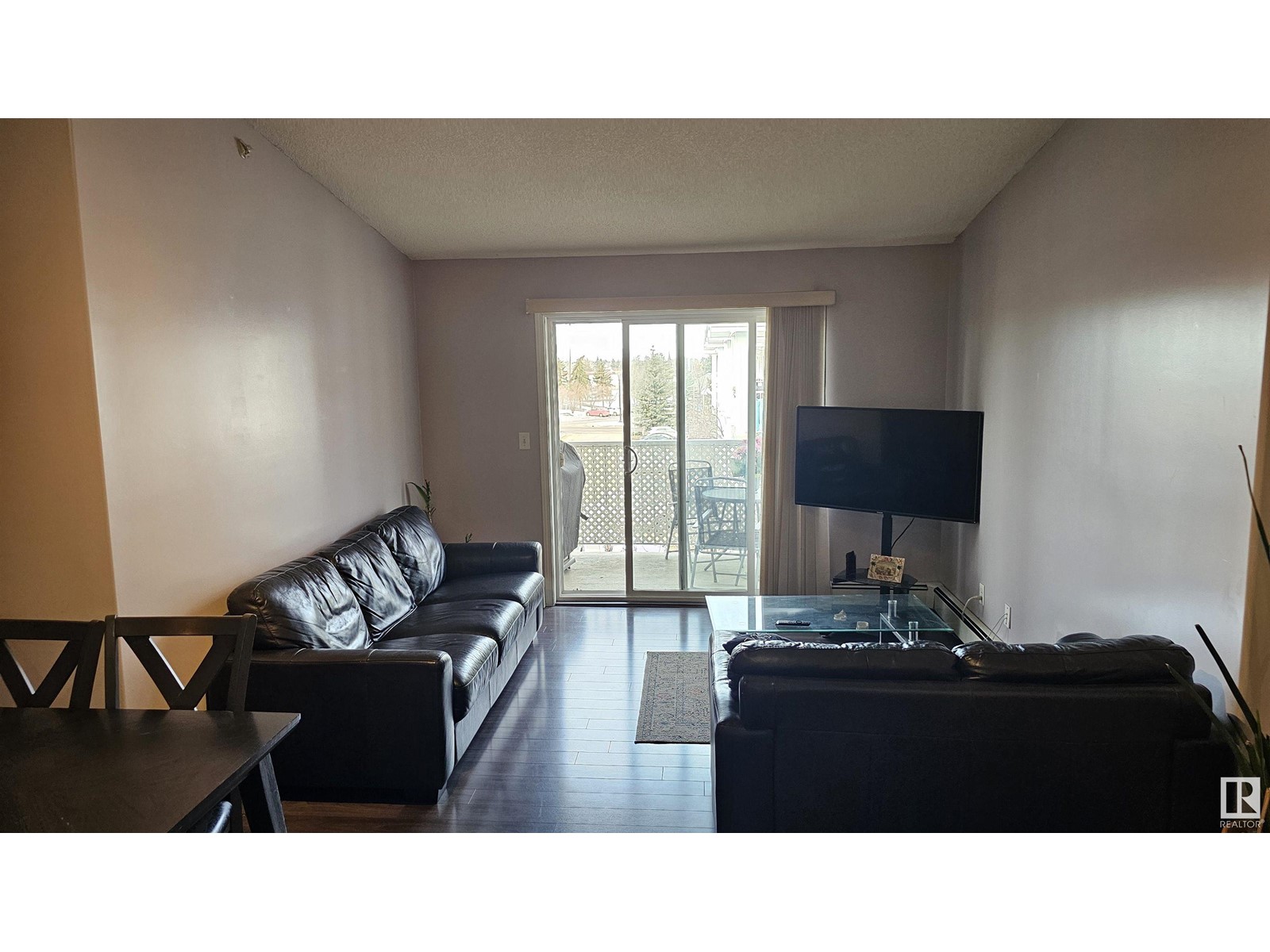 #301 9525 162 AV NW