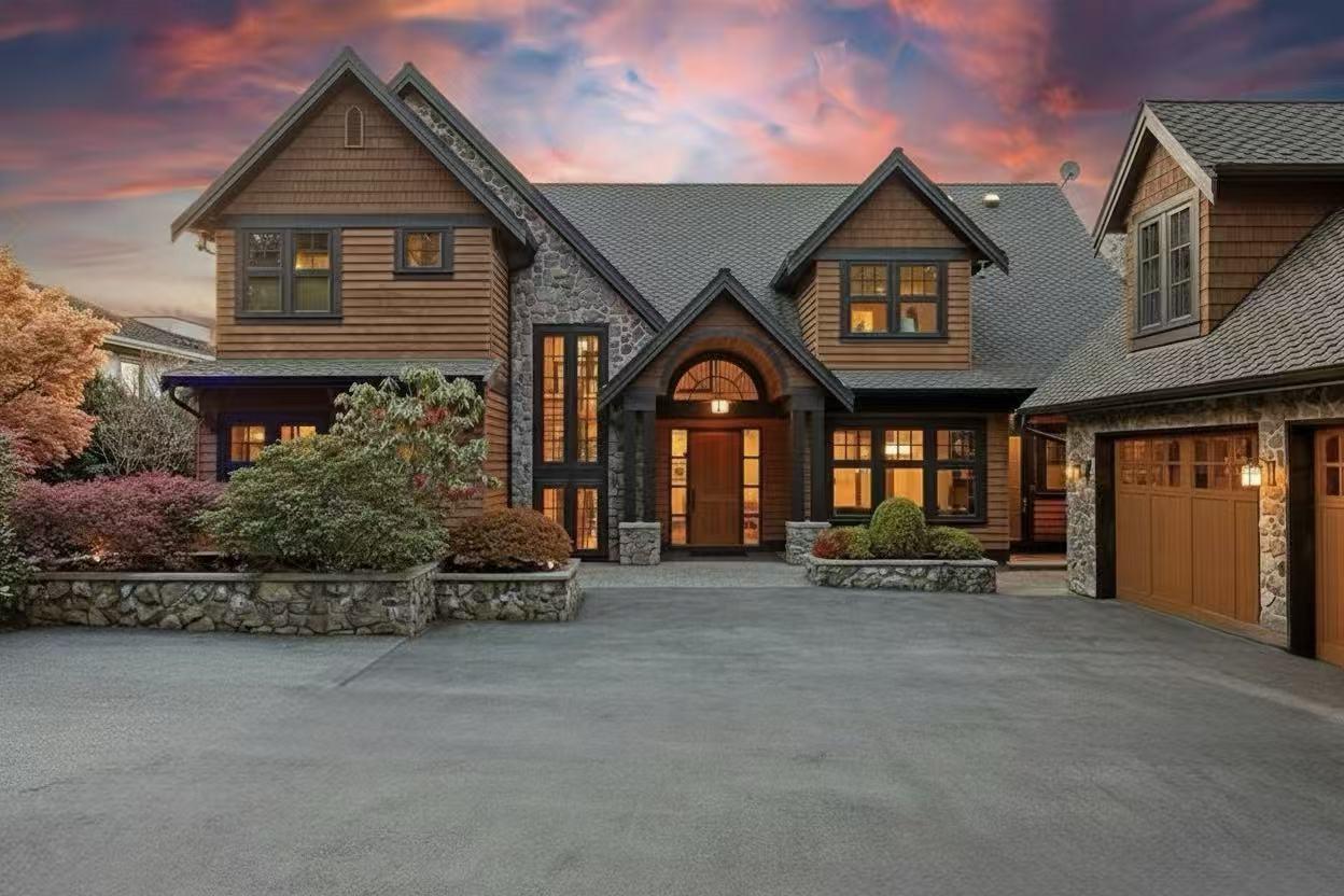 2737 CRESCENT DRIVE