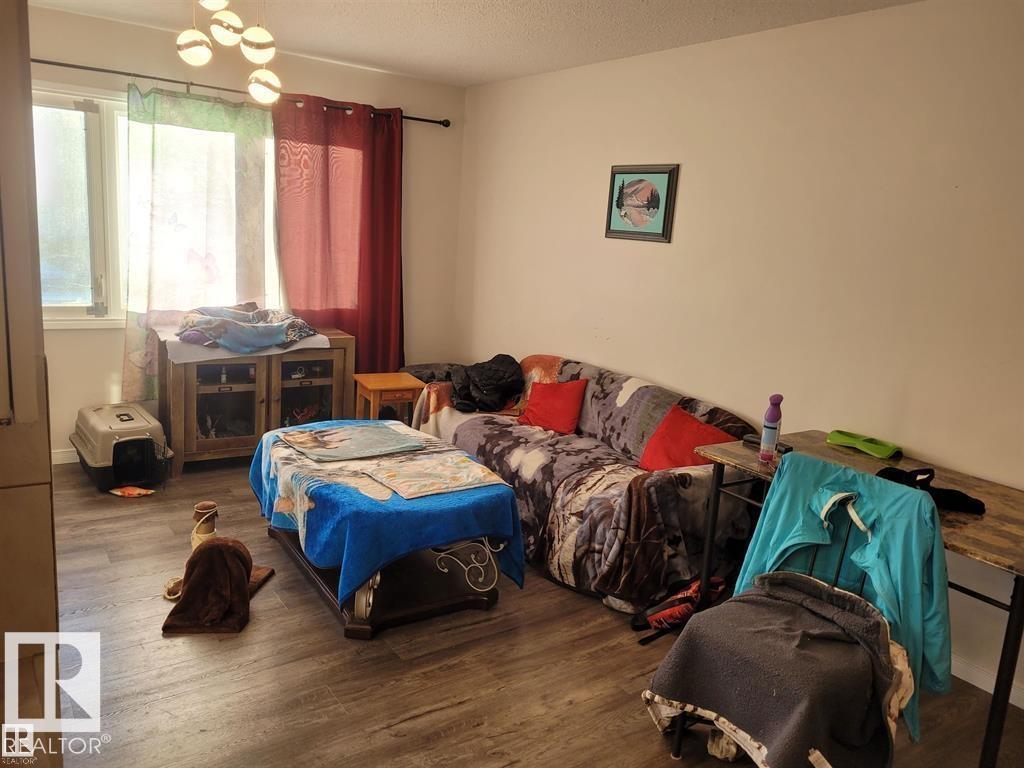 11616 152 AV NW